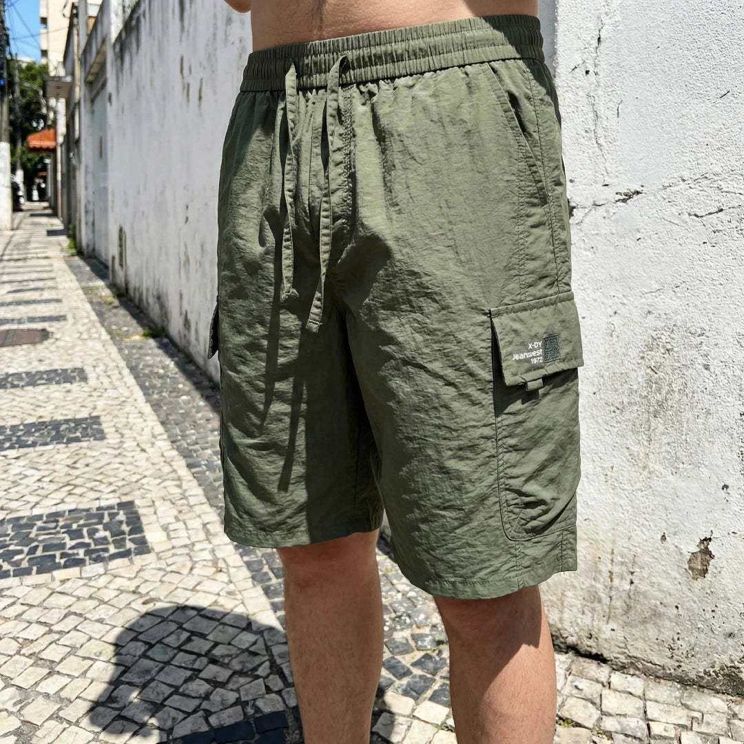 [Leve 4, Pague Só 2!] Bermuda Vektor Masculina em Nylon Texturizado de Alta Durabilidade com Bolsos Cargo e Etiqueta Industrial + BRINDES